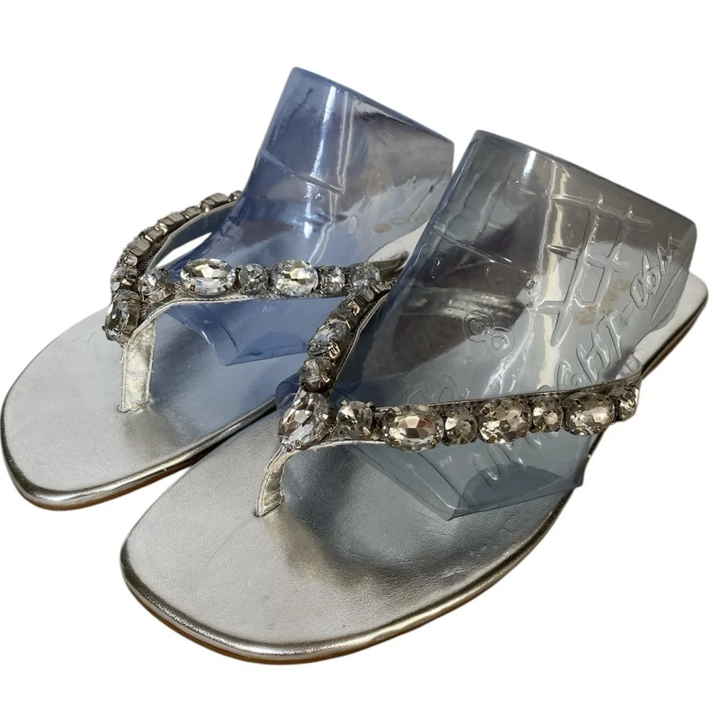 Bebe Y2K Vintage Heiress Silver Metallic Rhinestone Thong Sandals Women’s Size 9